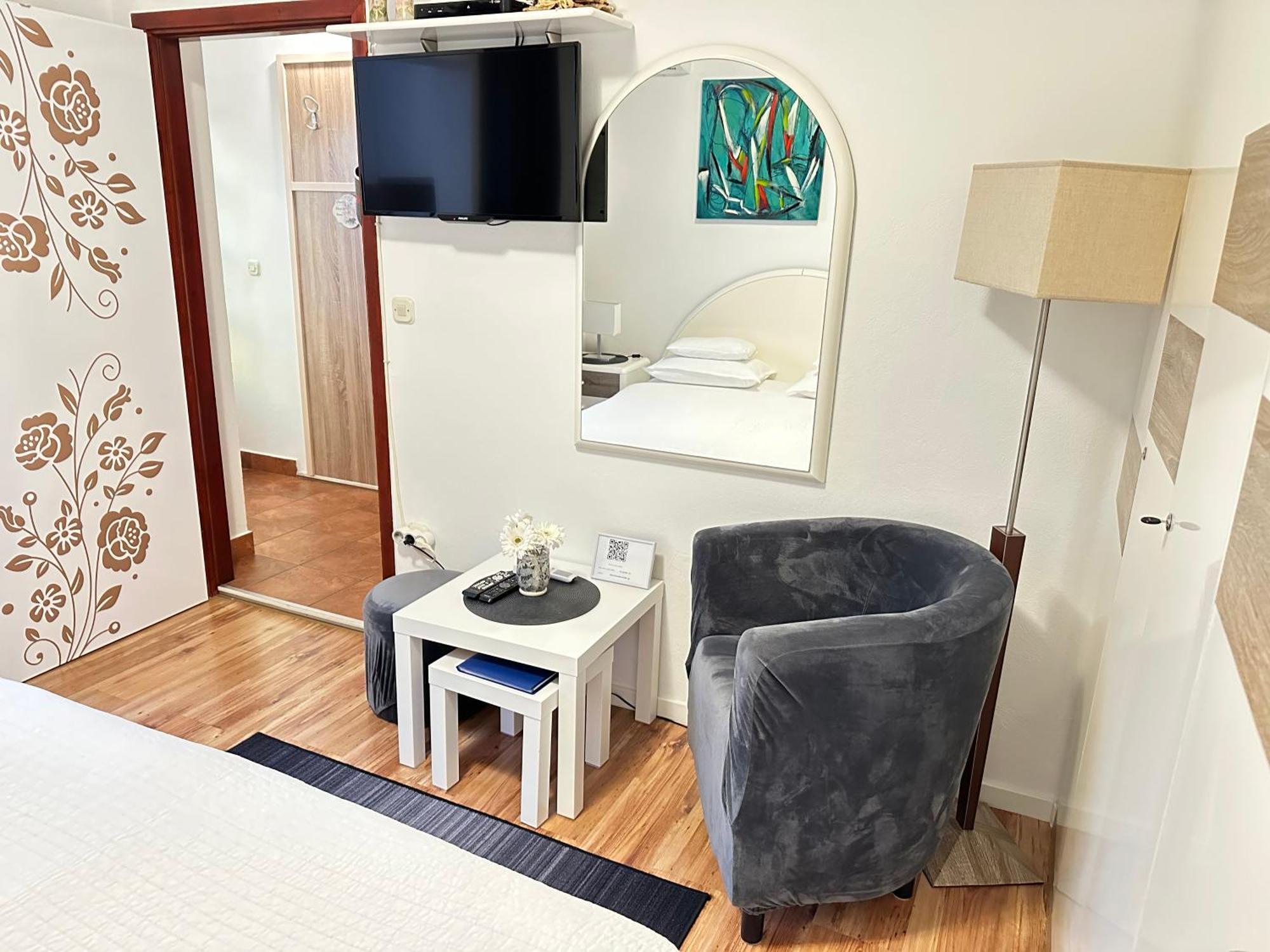 Apartments - Rooms Vesna Primošten Eksteriør bilde