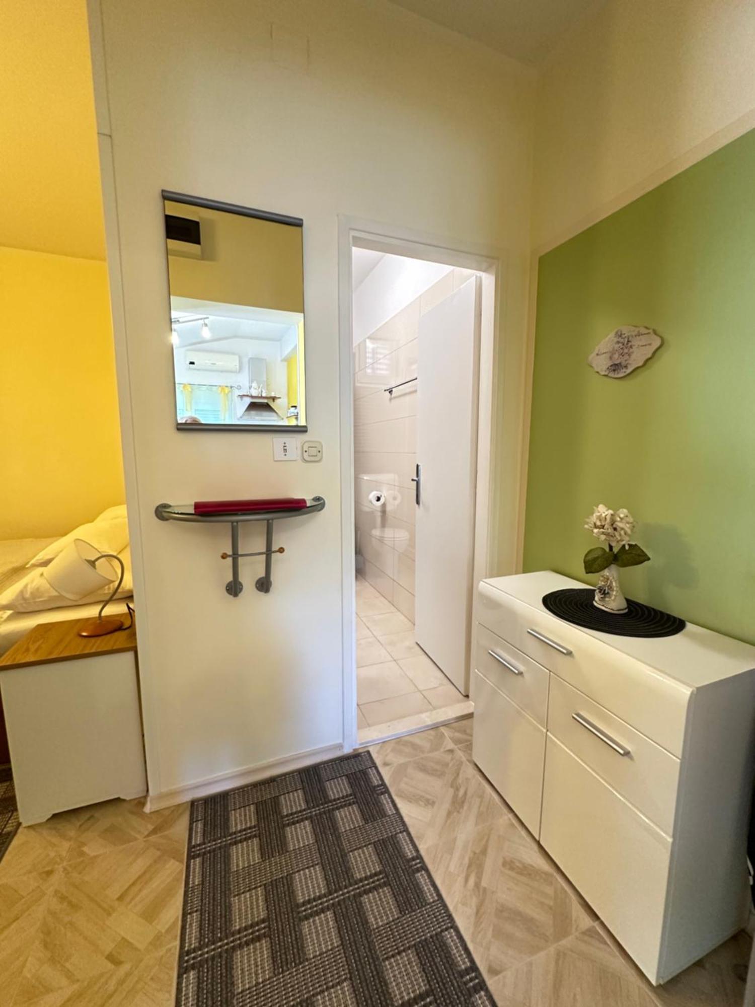 Apartments - Rooms Vesna Primošten Eksteriør bilde